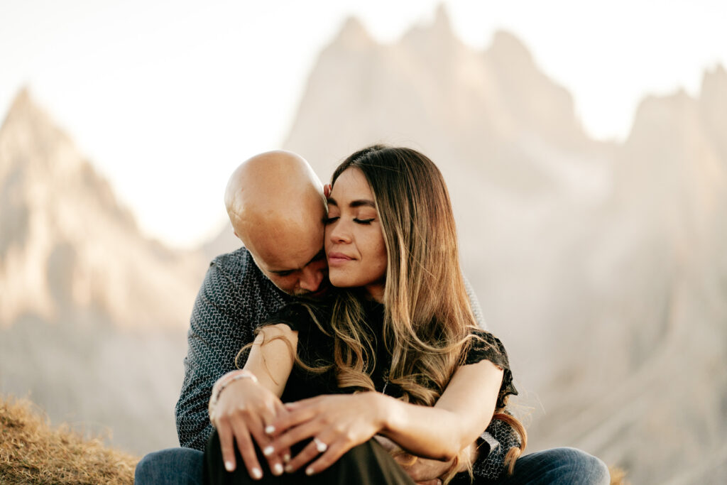 Paty & Je Suis • Exchanging Rings surrounded by the Majestic Dolomites • Dolomites Elopement