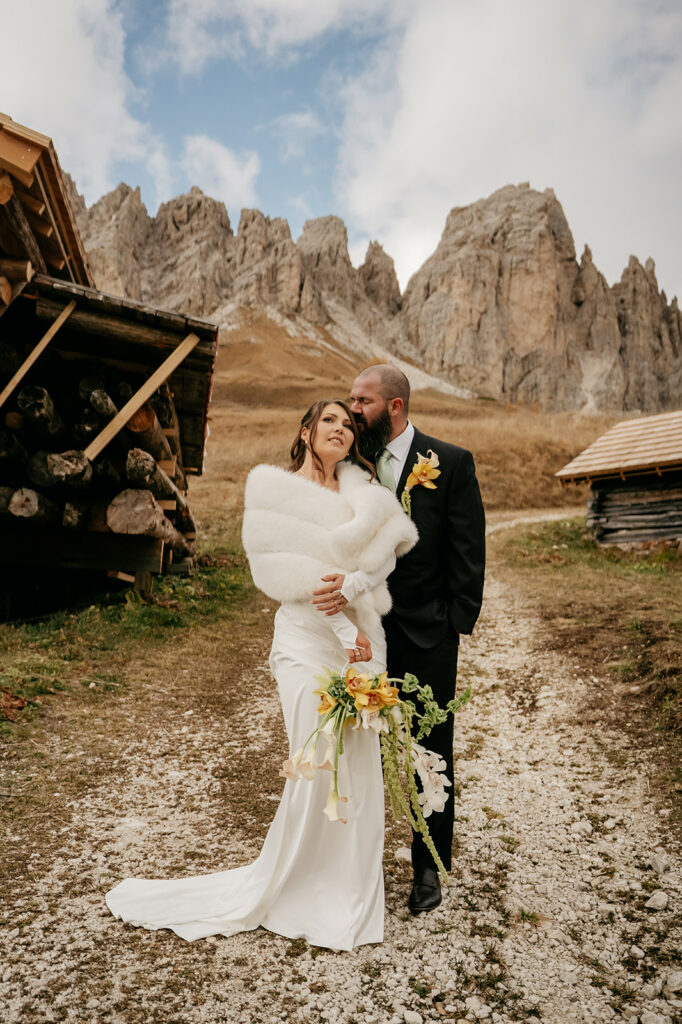 Wedding couple in picturesque mountain setting